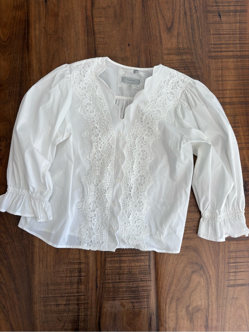 Cupio White Lace-Trim Buttoned Peasant Blouse M